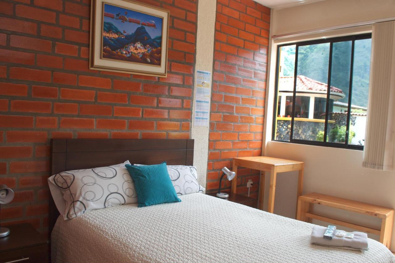 Hostal Monte Carmelo บาญอส ภายนอก รูปภาพ