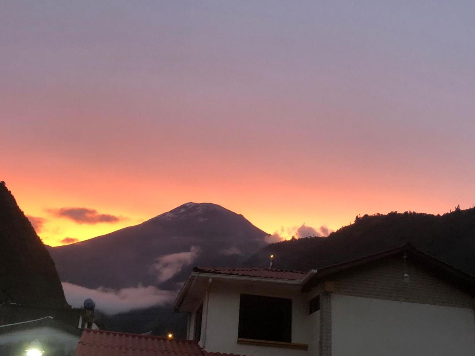 Hostal Monte Carmelo บาญอส ภายนอก รูปภาพ