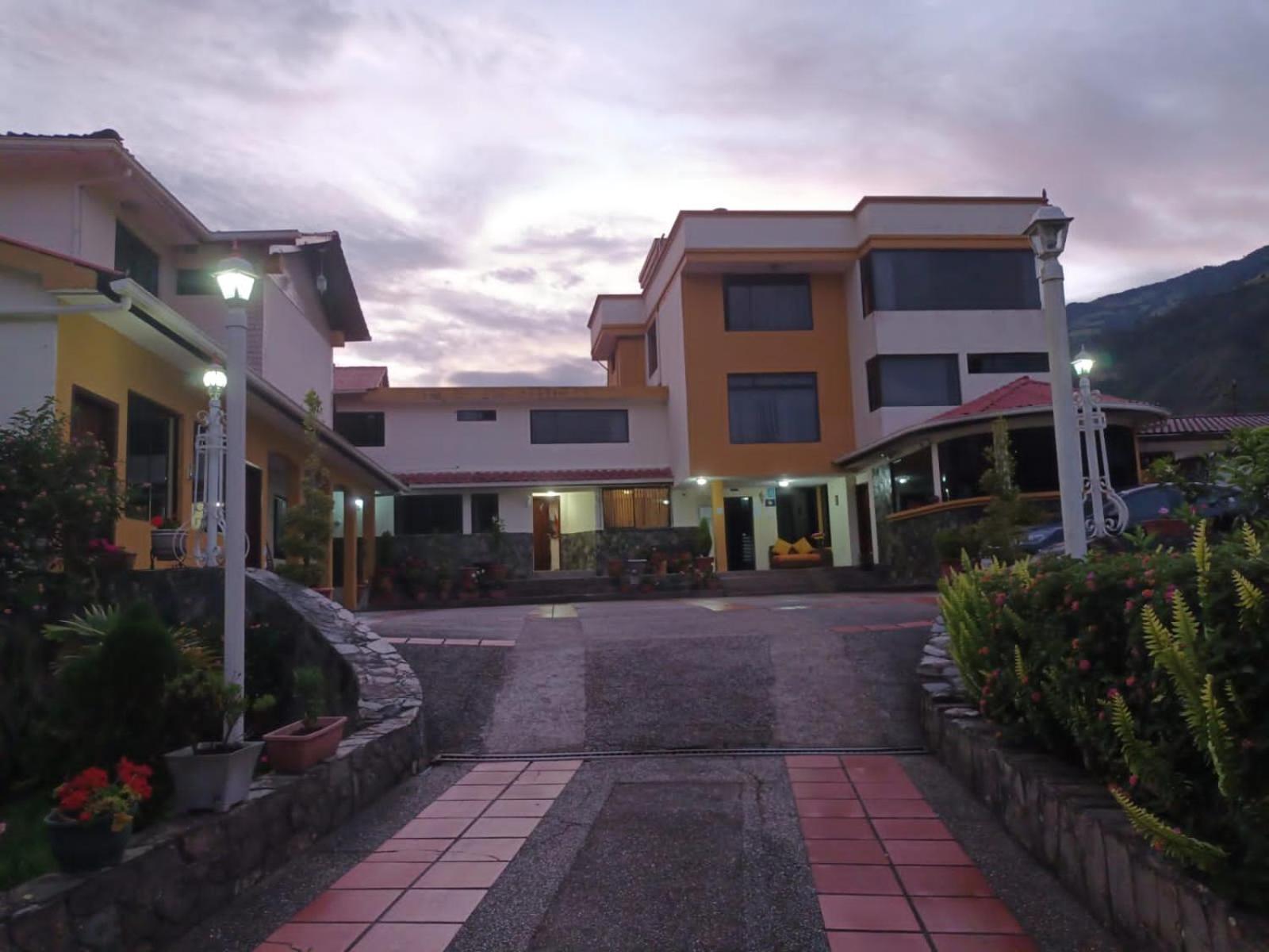 Hostal Monte Carmelo บาญอส ภายนอก รูปภาพ