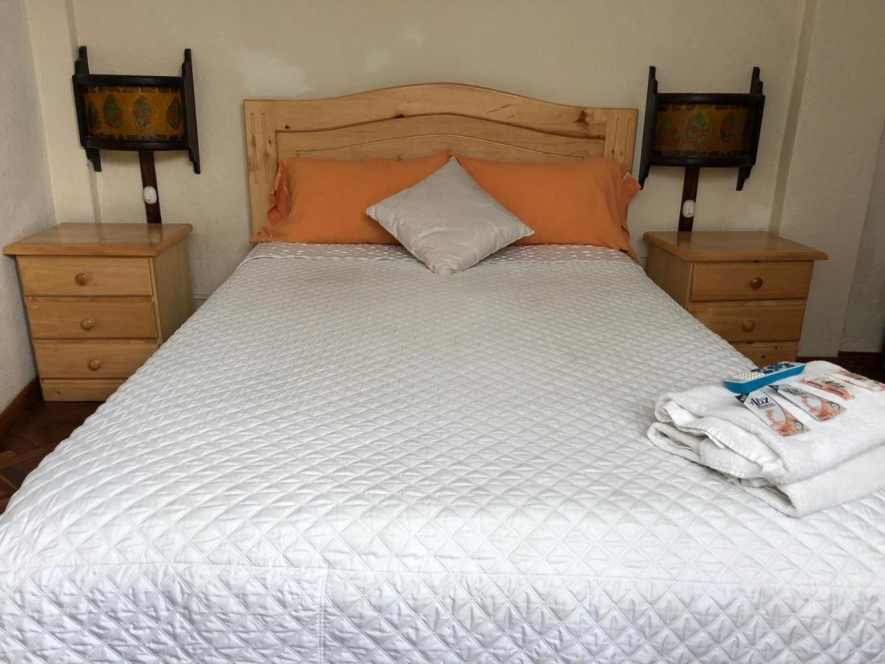 Hostal Monte Carmelo บาญอส ภายนอก รูปภาพ